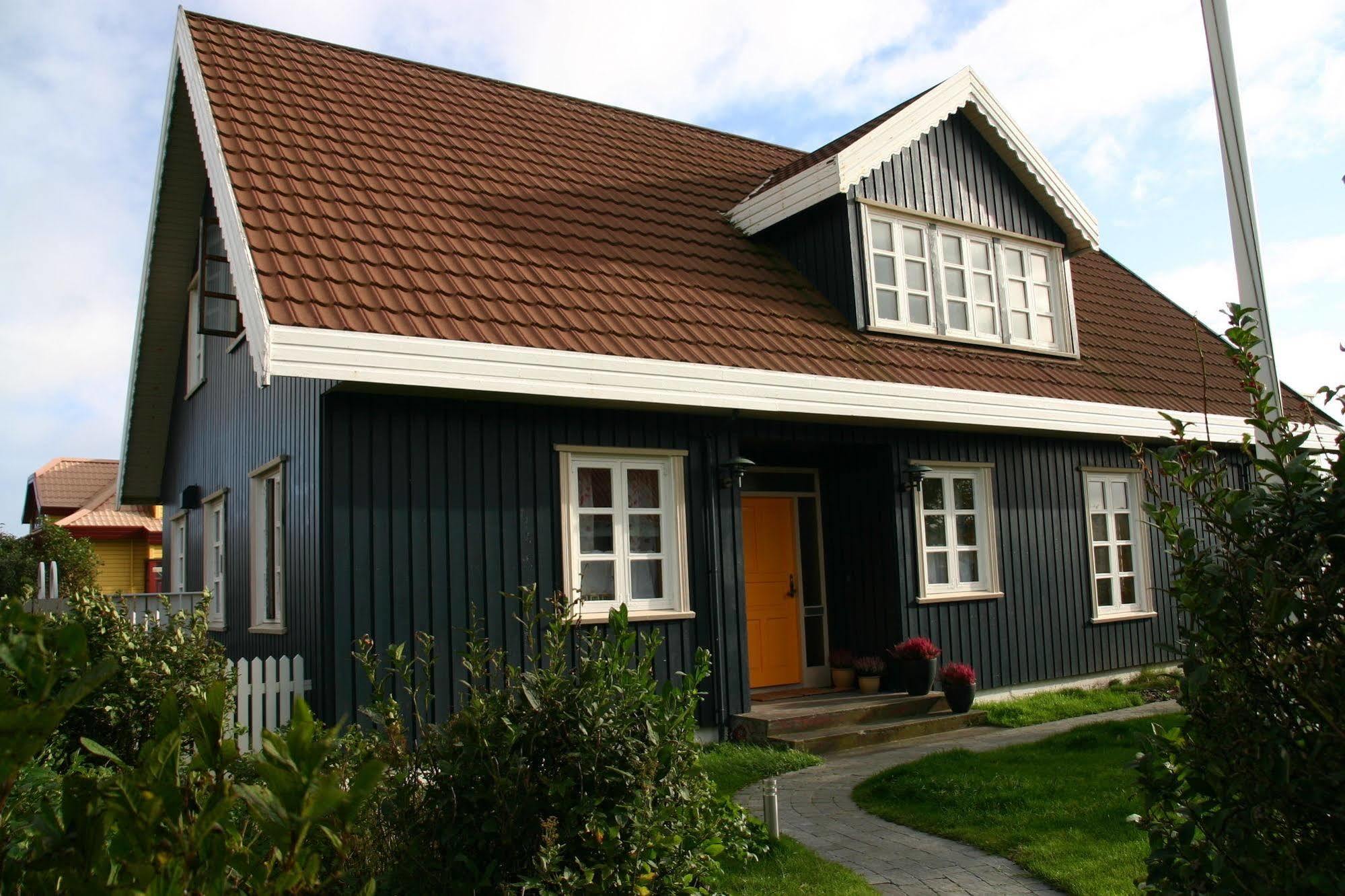 Guesthouse Heba Stokkseyri Экстерьер фото