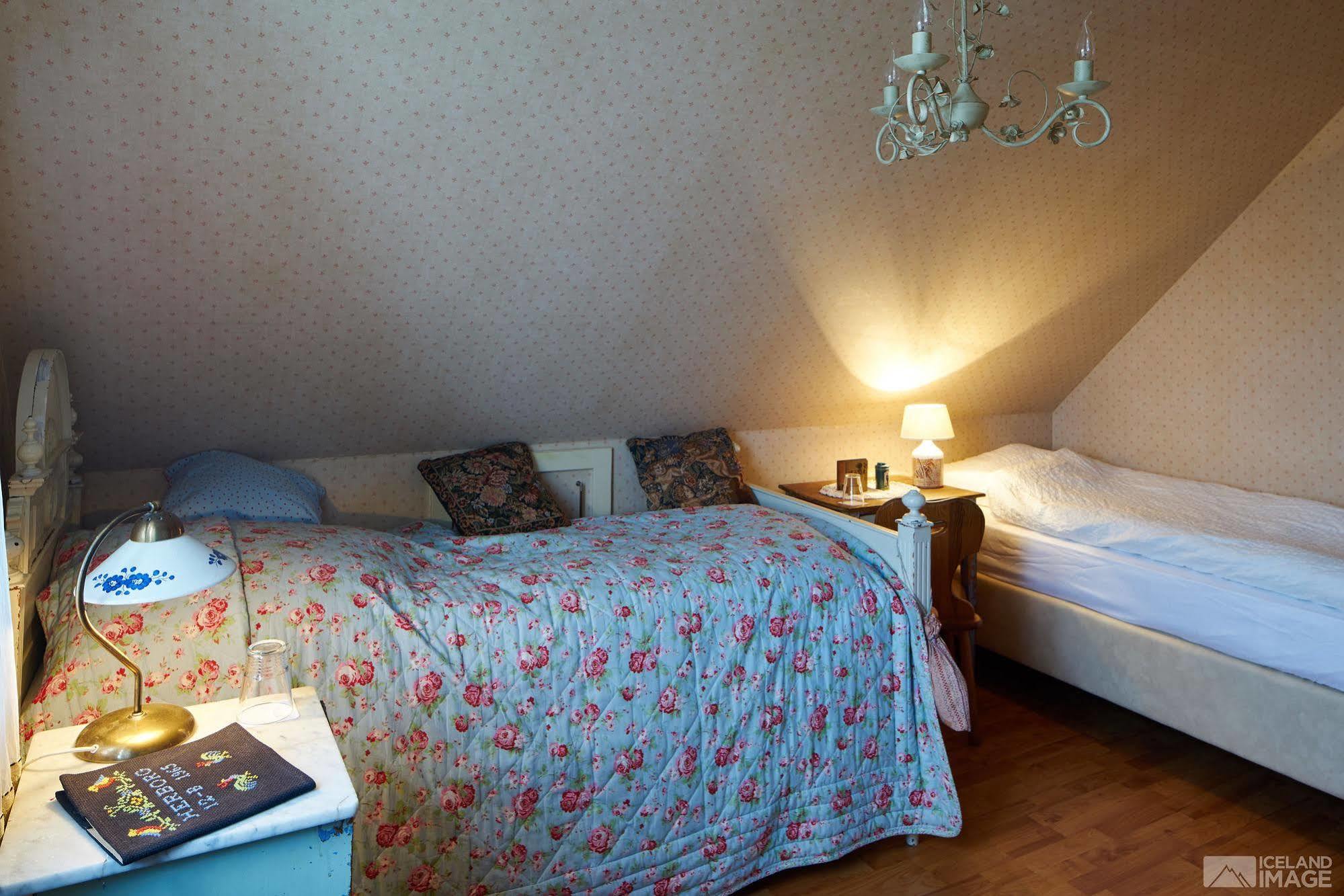 Guesthouse Heba Stokkseyri Экстерьер фото