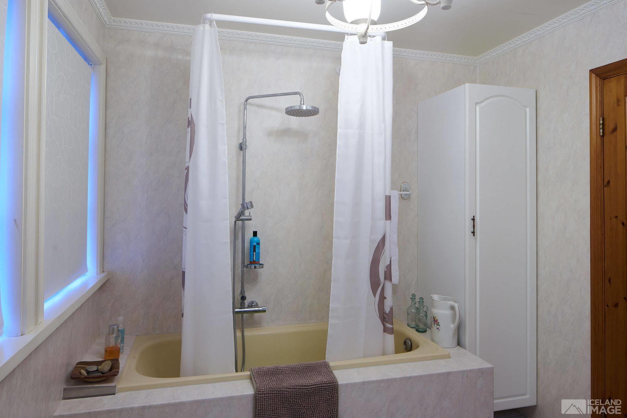 Guesthouse Heba Stokkseyri Экстерьер фото